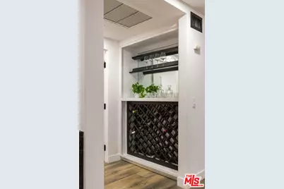 1210 N Kings Rd #101, West Hollywood, CA 90069 - Photo 9