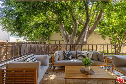 1210 N Kings Rd #101, West Hollywood, CA 90069 - Photo 7