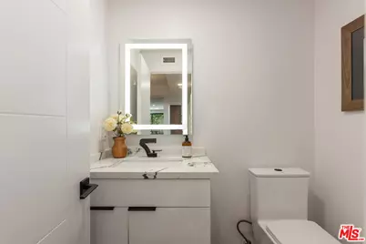 1210 N Kings Rd #101, West Hollywood, CA 90069 - Photo 9