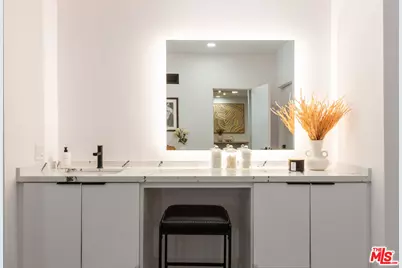 1210 N Kings Rd #101, West Hollywood, CA 90069 - Photo 15