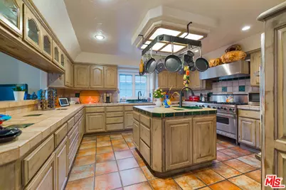 14285 Valley Vista Blvd, Sherman Oaks, CA 91423 - Photo 17