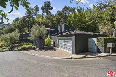 3239 Ledgewood Dr, Los Angeles, CA 90068 - Photo 33