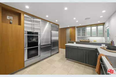 3239 Ledgewood Dr, Los Angeles, CA 90068 - Photo 11