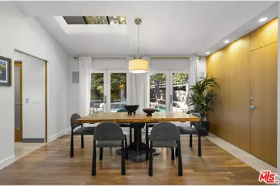 3239 Ledgewood Dr, Los Angeles, CA 90068 - Photo 9