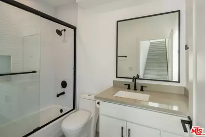 13822 Oxnard St, Van Nuys, CA 91401 - Photo 21