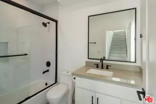 13822 Oxnard St, Van Nuys, CA 91401 - Photo 21
