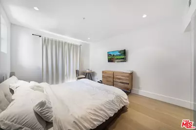 960 N Doheny Dr #301, West Hollywood, CA 90069 - Photo 23