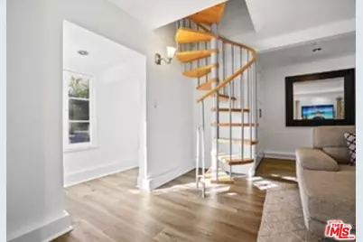 23057 Sylvan St, Woodland Hills, CA 91367 - Photo 31