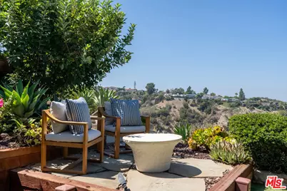 3711 Beverly Ridge Dr, Los Angeles, CA 91423 - Photo 49