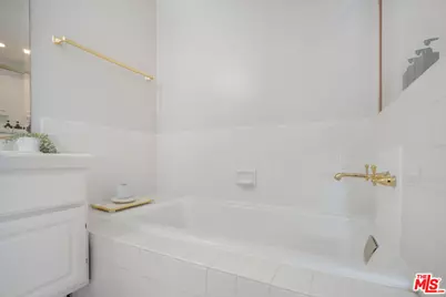 1040 4th St #106, Santa Monica, CA 90403 - Photo 17