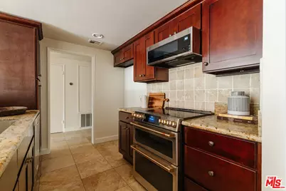 2332 Fox Hills Dr #103, Los Angeles, CA 90064 - Photo 9