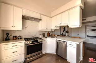 121 S Canon Dr, Beverly Hills, CA 90212 - Photo 11