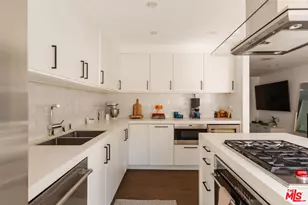 1979 Grace Ave, Los Angeles, CA 90068 - Photo 13