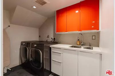 1979 Grace Ave #2, Los Angeles, CA 90068 - Photo 33