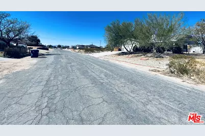 10211 Evelyn Ave, California City, CA 93505 - Photo 5