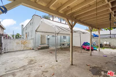 5837 4th Ave, Los Angeles, CA 90043 - Photo 15
