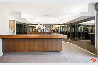325 N Oakhurst Dr #405, Beverly Hills, CA 90210 - Photo 65