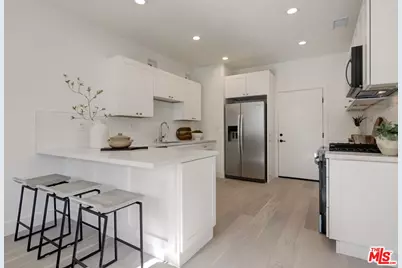 5213 Agustin Ln, Culver City, CA 90230 - Photo 17