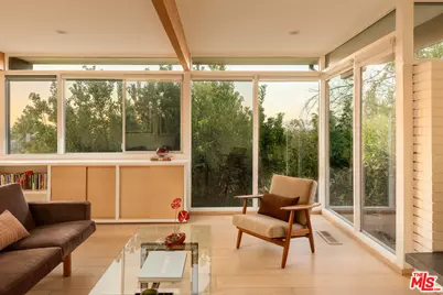 11526 Laurelcrest Dr, Studio City, CA 91604 - Photo 3