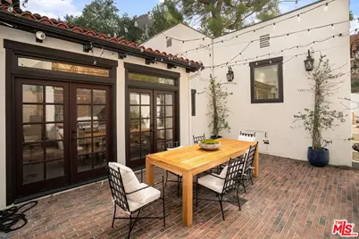 2501 Hermosita Dr, Glendale, CA 91208 - Photo 27