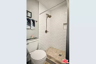26017 Alizia Canyon Dr #A, Calabasas, CA 91302 - Photo 25