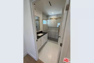 8517 Yolanda Ave, Los Angeles, CA 91324 - Photo 3