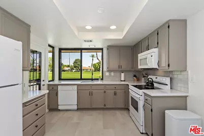 8 Padron Way, Rancho Mirage, CA 92270 - Photo 5