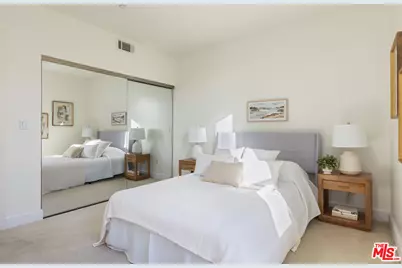 5525 W Olympic Blvd #402, Los Angeles, CA 90036 - Photo 27