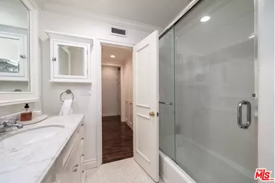 9601 Charleville Blvd #5, Beverly Hills, CA 90212 - Photo 25