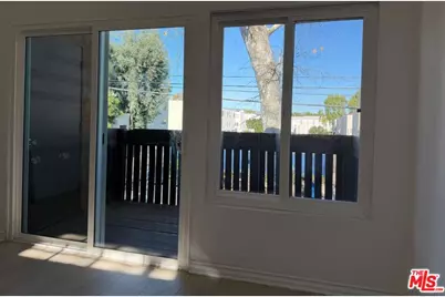 18350 Hatteras St #278, Tarzana, CA 91356 - Photo 19