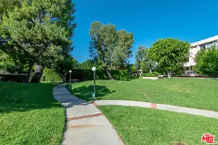 15167 Magnolia Blvd, Sherman Oaks, CA 91403 - Photo 33