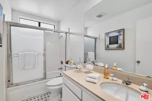 15167 Magnolia Blvd, Sherman Oaks, CA 91403 - Photo 19