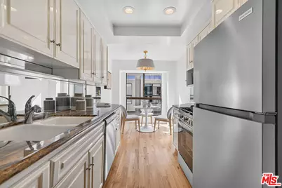 15167 Magnolia Blvd #E, Sherman Oaks, CA 91403 - Photo 11