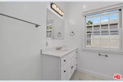 215 S Gale Dr, Beverly Hills, CA 90211 - Photo 29