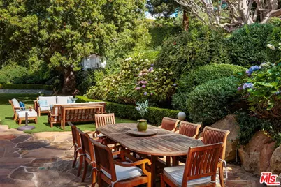 13700 Romany Dr, Pacific Palisades, CA 90272 - Photo 29