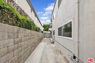 711 Bartlett St, Los Angeles, CA 90012 - Photo 31
