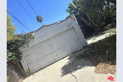 2232 S Ridgeley Dr, Los Angeles, CA 90016 - Photo 15