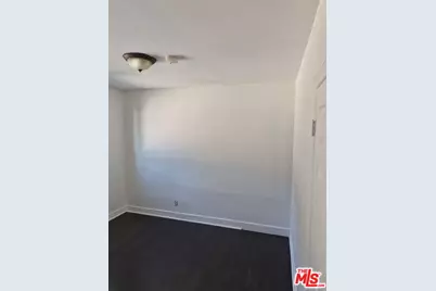 2232 S Ridgeley Dr, Los Angeles, CA 90016 - Photo 19