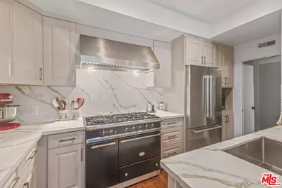 12115 San Vicente Blvd #303, Los Angeles, CA 90049 - Photo 1