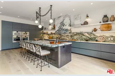 324 S Medio Dr, Los Angeles, CA 90049 - Photo 9
