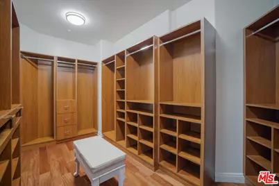 16800 Calle Montecito, Pacific Palisades, CA 90272 - Photo 25