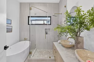 8404 Gonzaga Ave, Los Angeles, CA 90045 - Photo 39