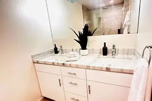 406 N Oakhurst Dr, Beverly Hills, CA 90210 - Photo 11