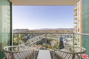 13700 Marina Pointe Dr, Marina del Rey, CA 90292 - Photo 3