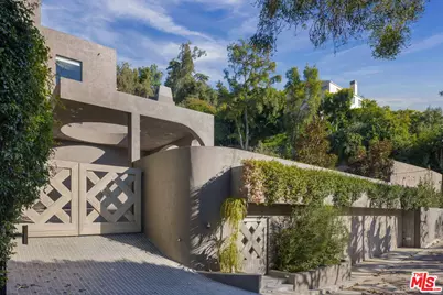 11968 Brentridge Dr, Los Angeles, CA 90049 - Photo 3