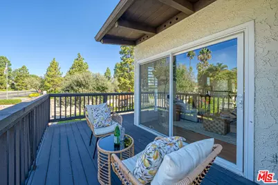 2 Sycamore Ln, Rolling Hills Estates, CA 90274 - Photo 9