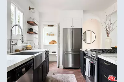 5044 Pickford St, Los Angeles, CA 90019 - Photo 9