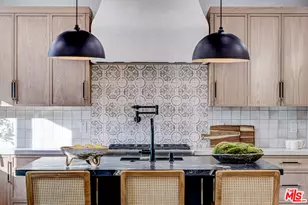 1606 S Orange Grove Ave, Los Angeles, CA 90019 - Photo 23