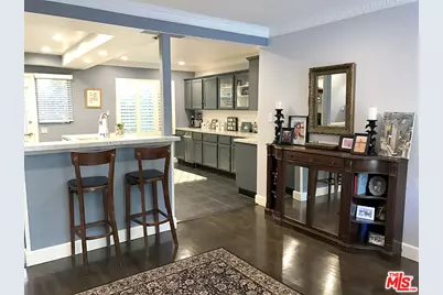 8727 Shoreham Dr #2, West Hollywood, CA 90069 - Photo 3