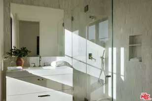 260 Homewood Rd, Los Angeles, CA 90049 - Photo 23